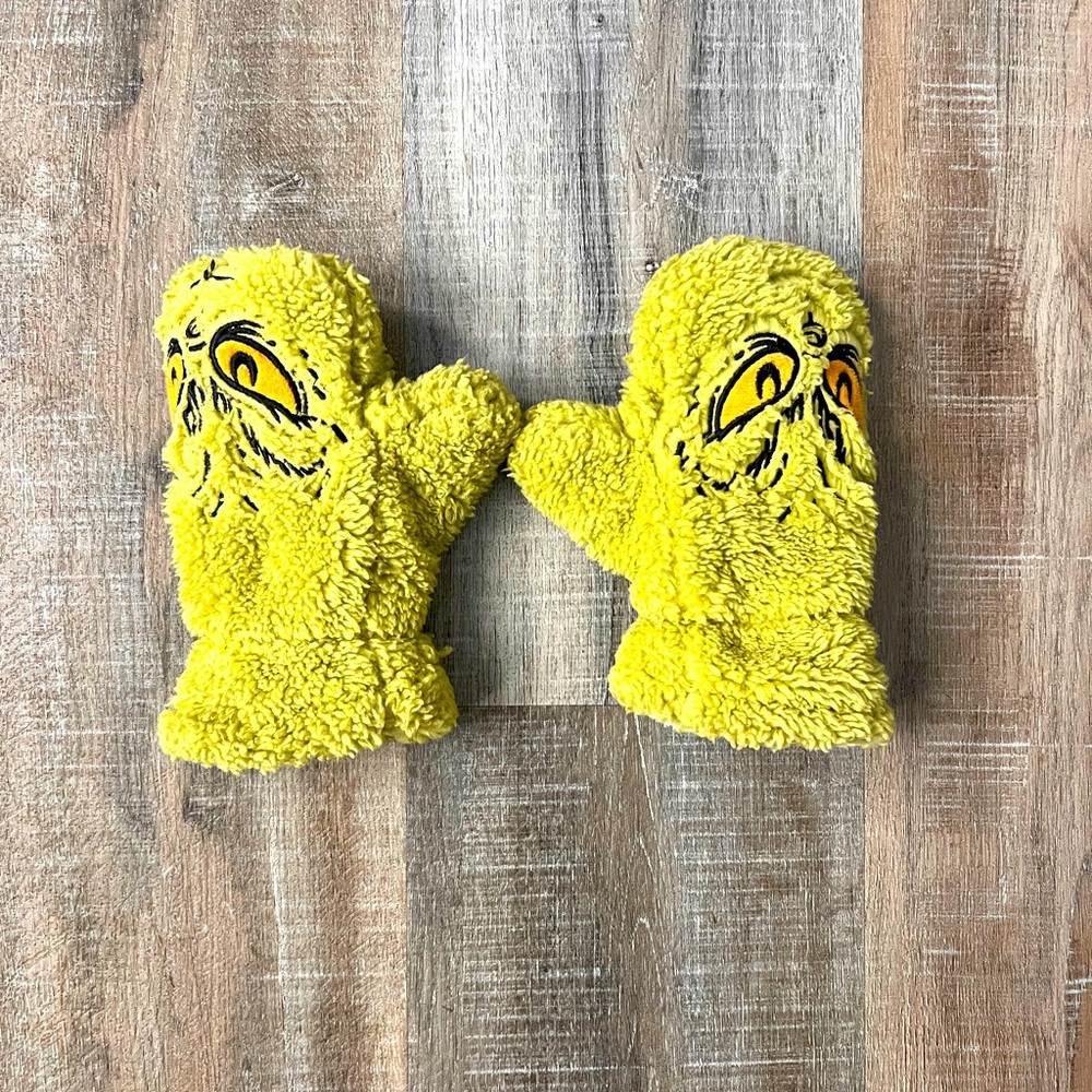 💚Grinch Mittens💚